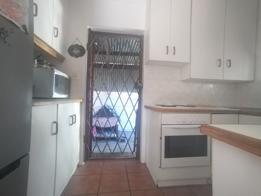 2 Bedroom Property for Sale in Oakglen Western Cape